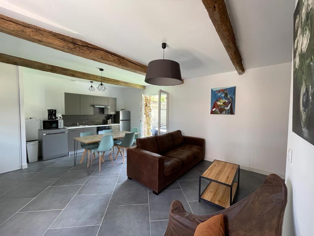 Jolie Maison Avec Jacuzzi 10 Pers, Parc Asterix Holiday home