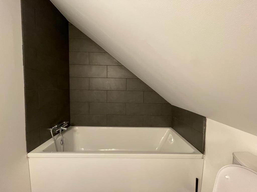 Holiday home Jolie Maison Avec Jacuzzi 10 Pers, Parc Asterix